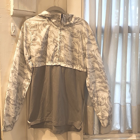 Under Armour Sportstyle Wind Anorak Size S - Picture 2 of 10
